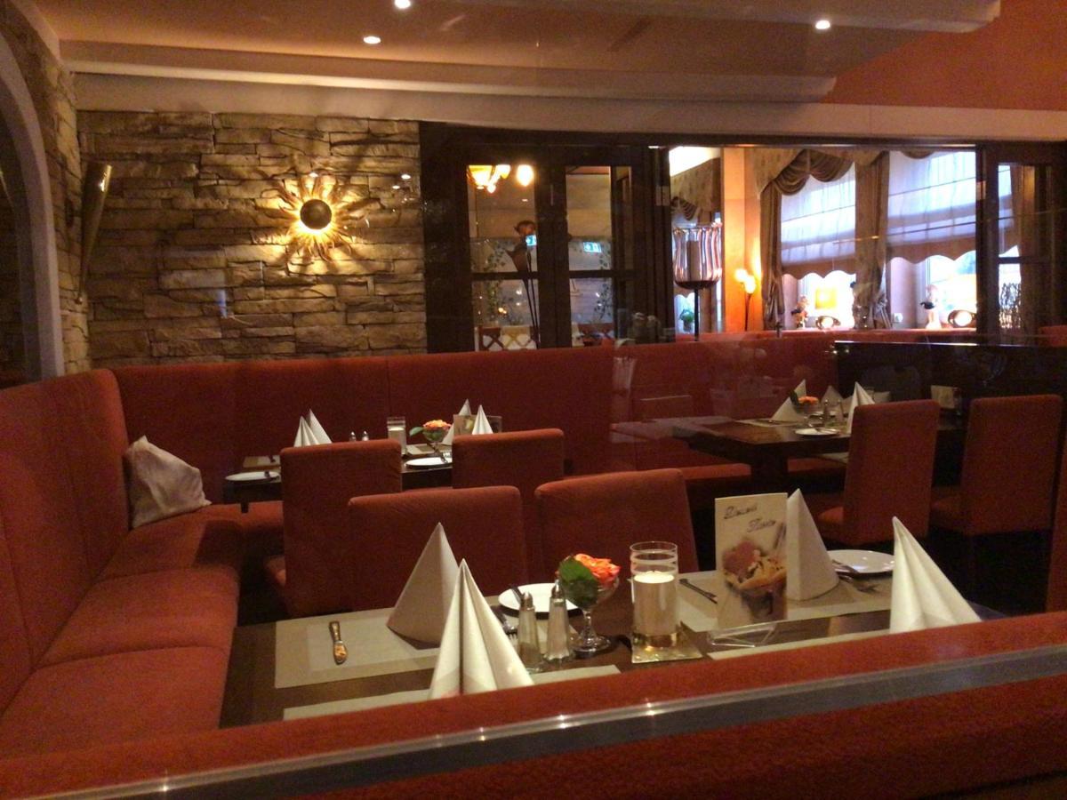 Gasthof & Restaurant "Am Kreuz" Essen Bagian luar foto